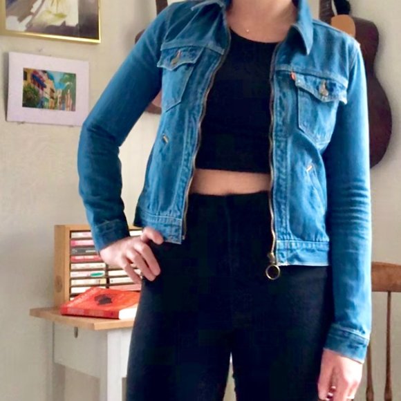 Levi's Jean Jacket - Women's Size Small - Picture 3 of 5